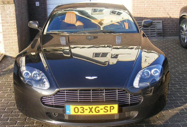 Aston Martin V8 Vantage