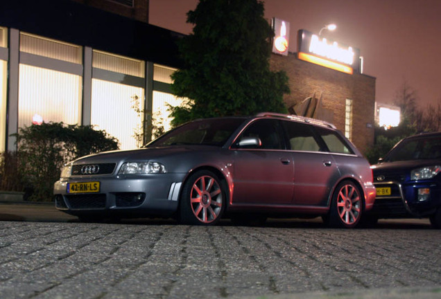 Audi RS4 Avant B5