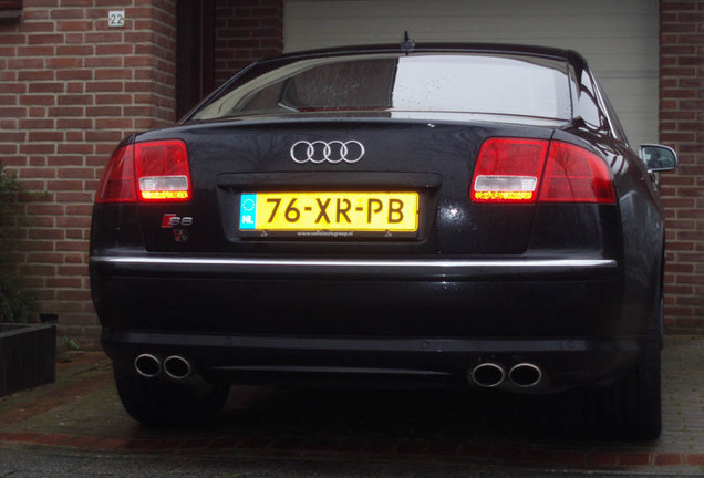 Audi S8 D3