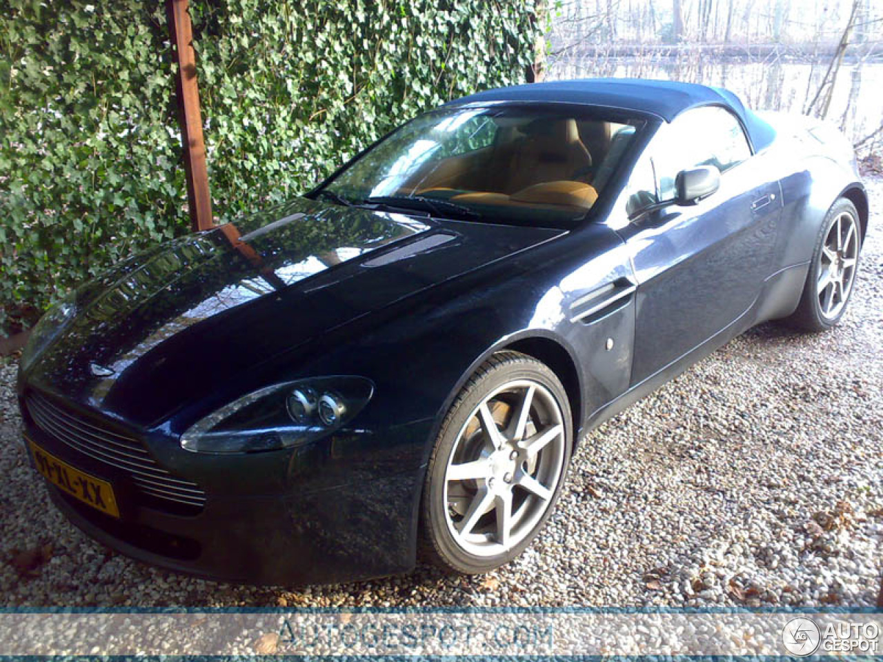 Aston Martin V8 Vantage Roadster