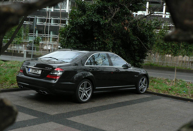 Mercedes-Benz S 65 AMG V221