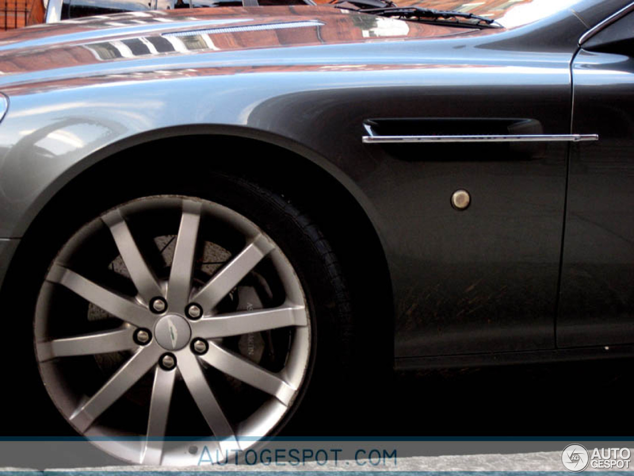 Aston Martin DB9