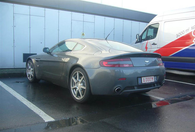 Aston Martin V8 Vantage