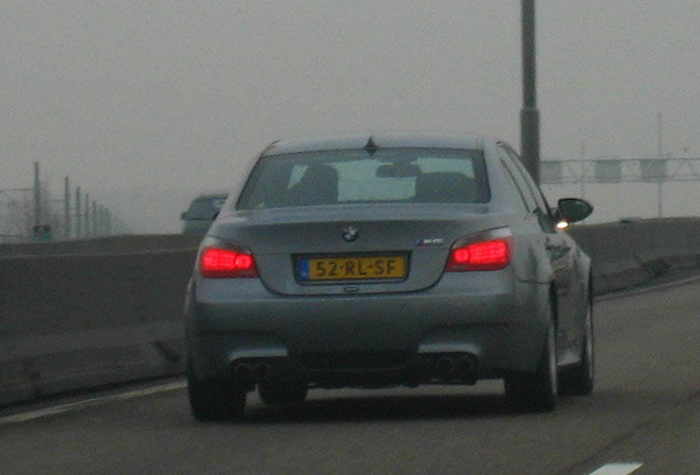 BMW M5 E60 2005