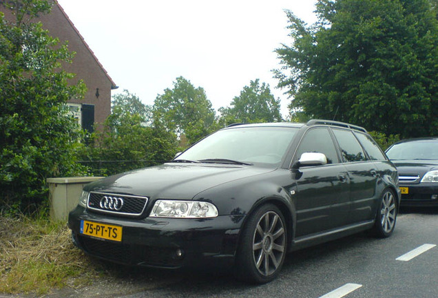 Audi RS4 Avant B5