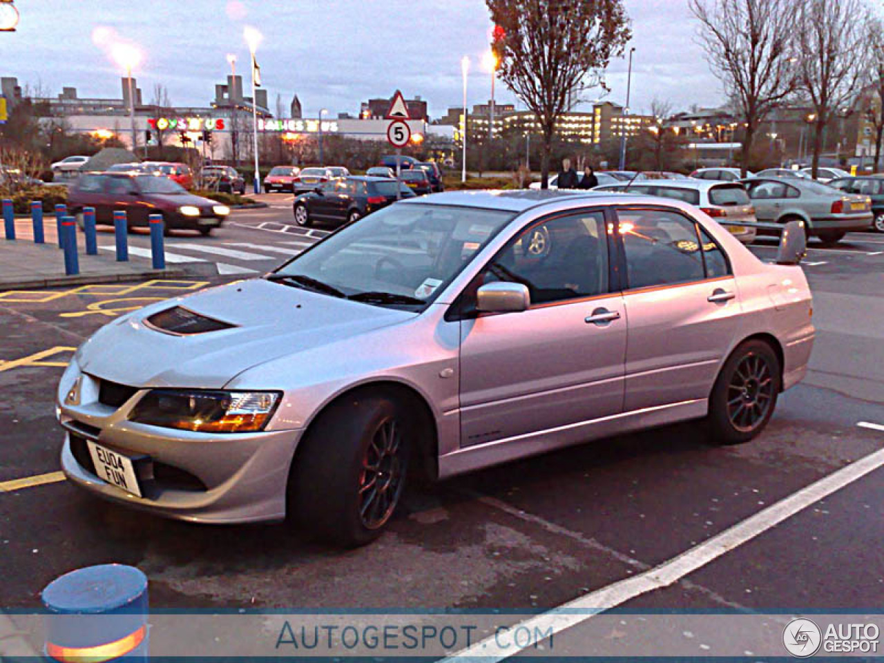 Mitsubishi Lancer Evolution VIII MR FQ-340