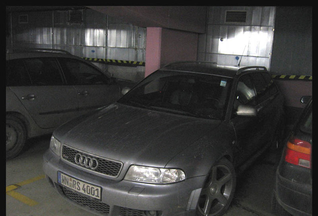 Audi RS4 Avant B5