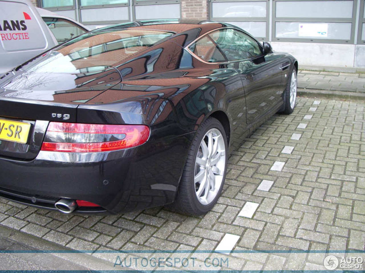 Aston Martin DB9