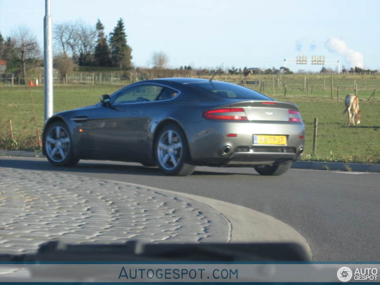 Aston Martin V8 Vantage