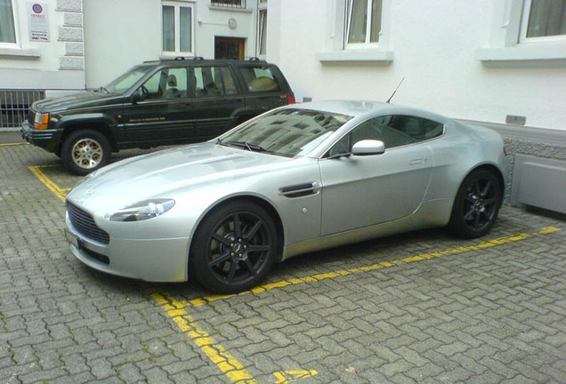 Aston Martin V8 Vantage