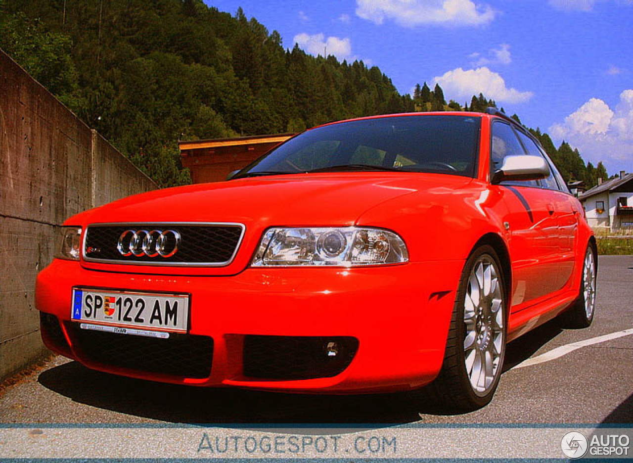 Audi RS4 Avant B5