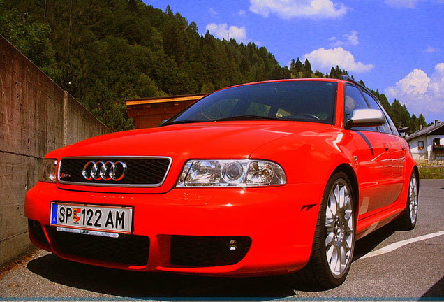 Audi RS4 Avant B5