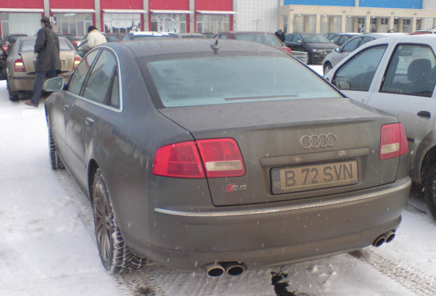 Audi S8 D3