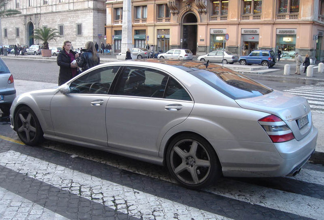 Mercedes-Benz S 65 AMG V221