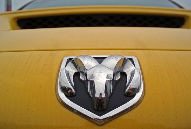 Dodge RAM SRT-10 Quad-Cab Yellow Fever Edition