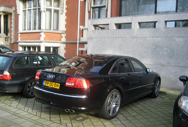 Audi S8 D3