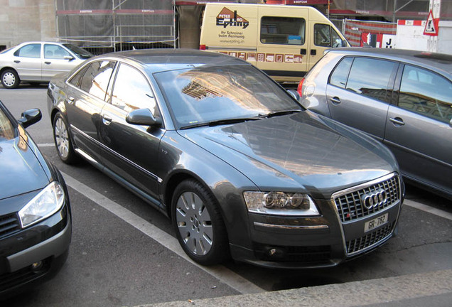 Audi S8 D3