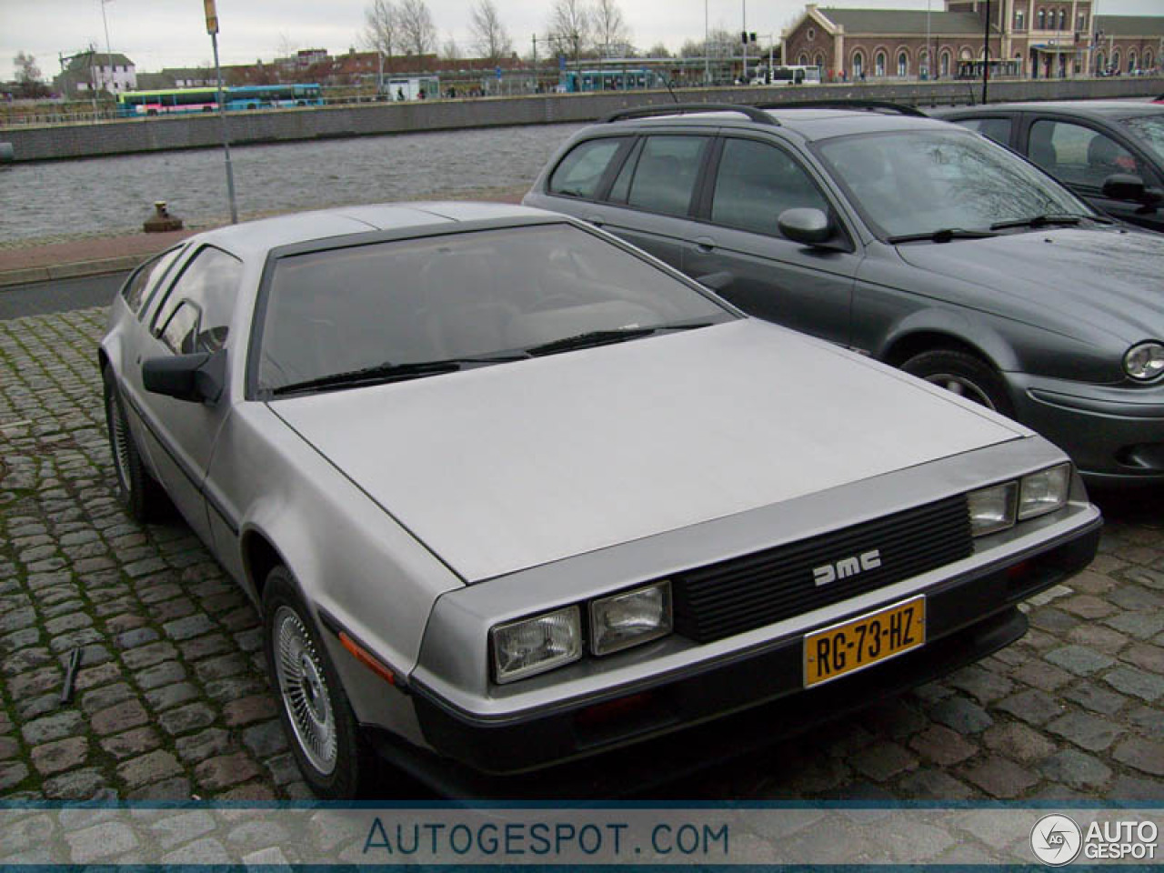 DeLorean DMC-12