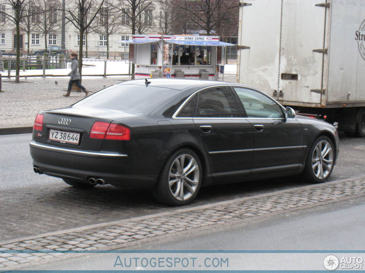 Audi S8 D3