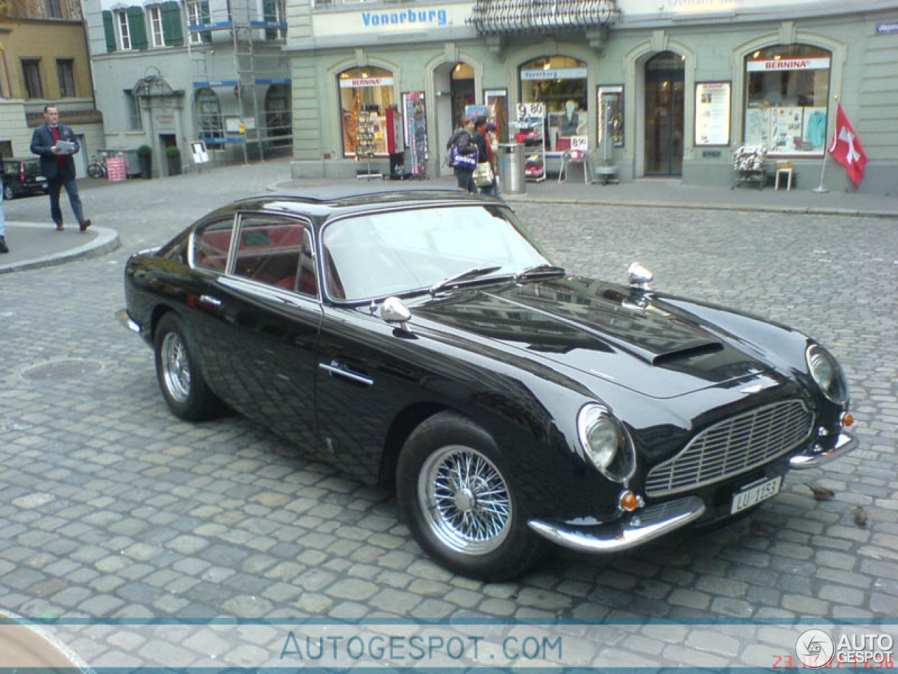 Aston Martin DB6 MKI