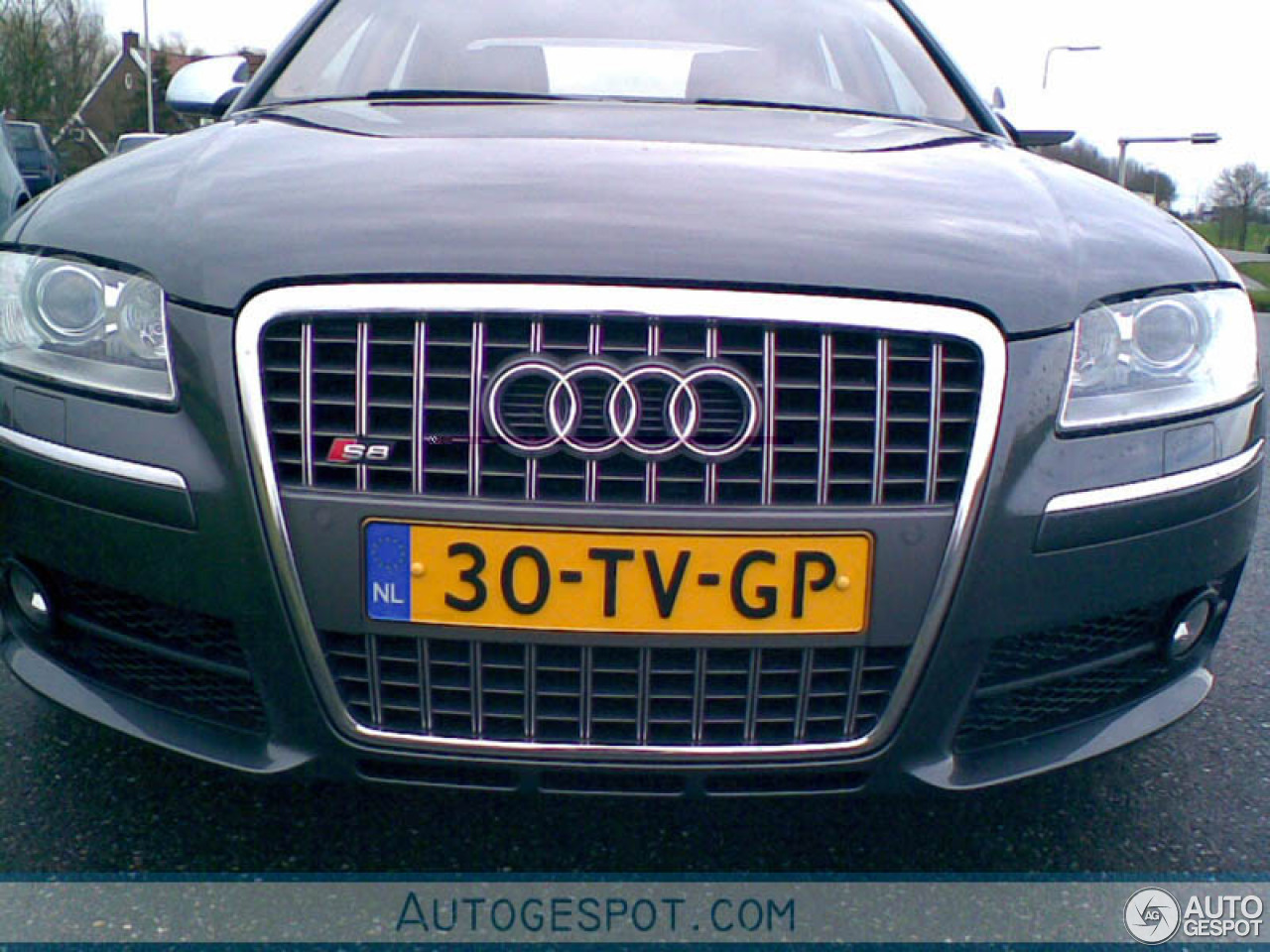 Audi S8 D3