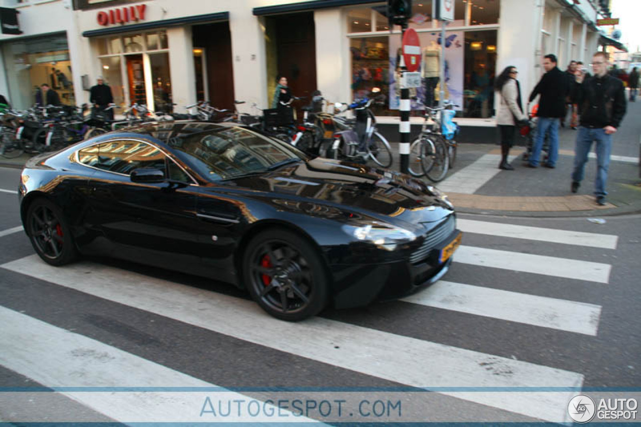 Aston Martin V8 Vantage