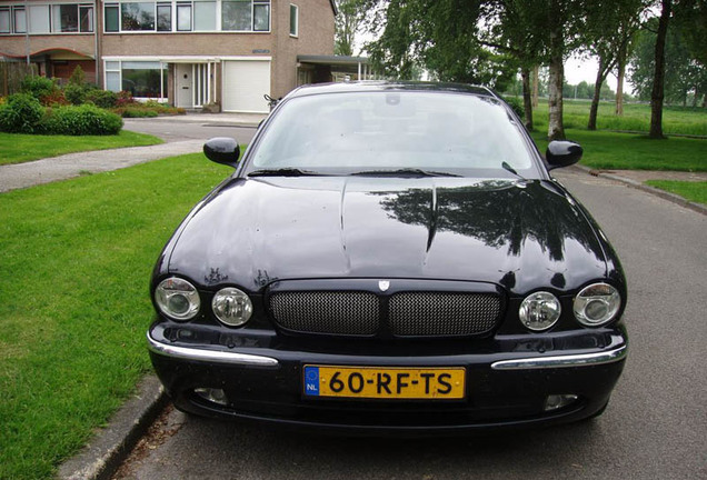 Jaguar XJR