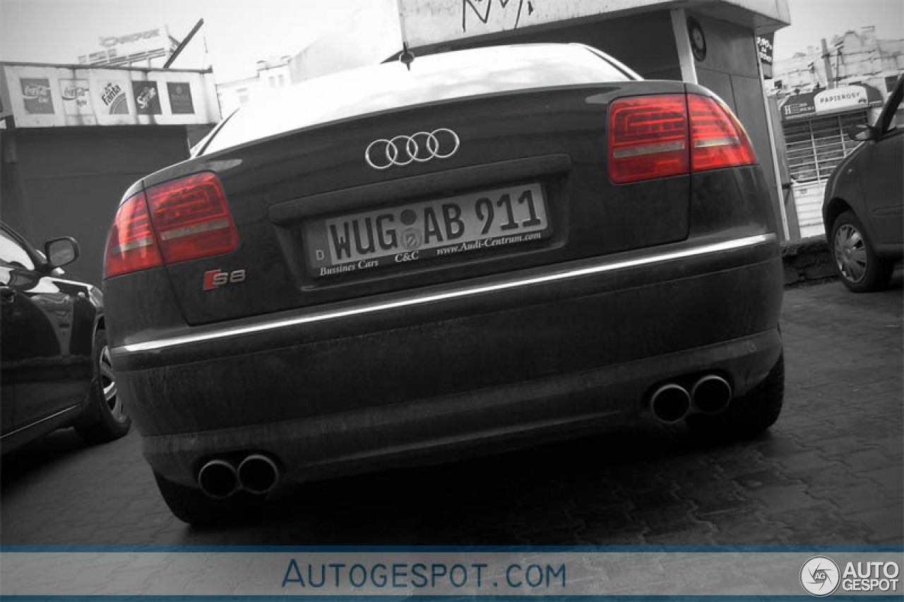 Audi S8 D3