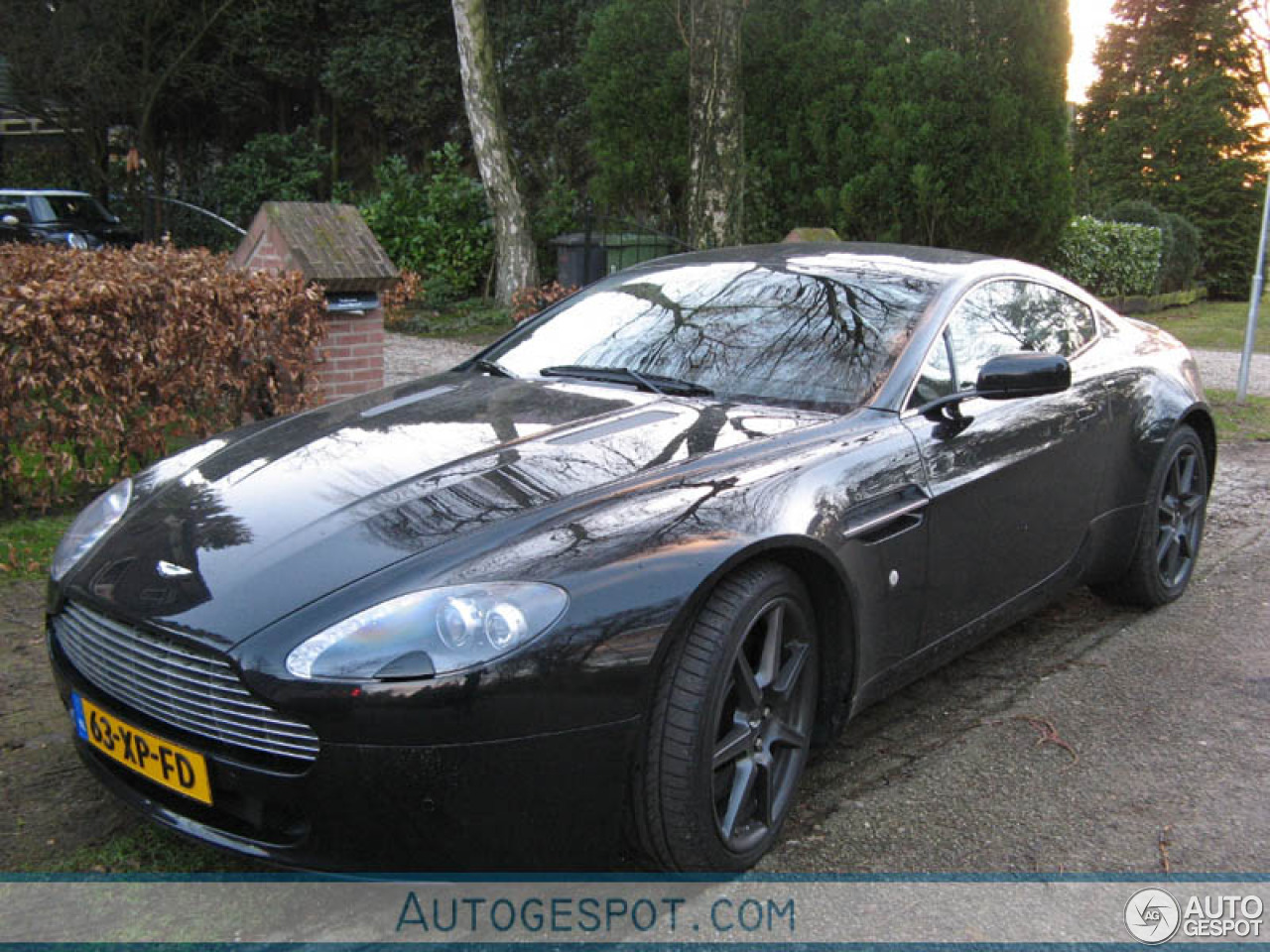 Aston Martin V8 Vantage