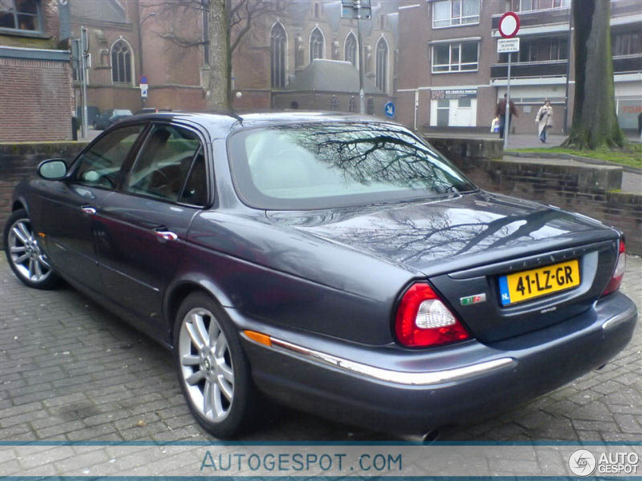 Jaguar XJR