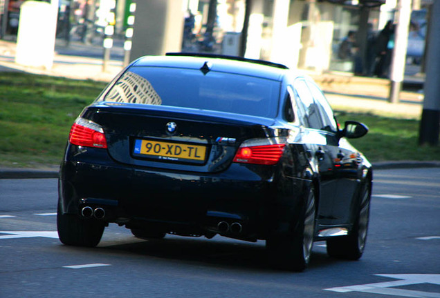 BMW M5 E60 2005