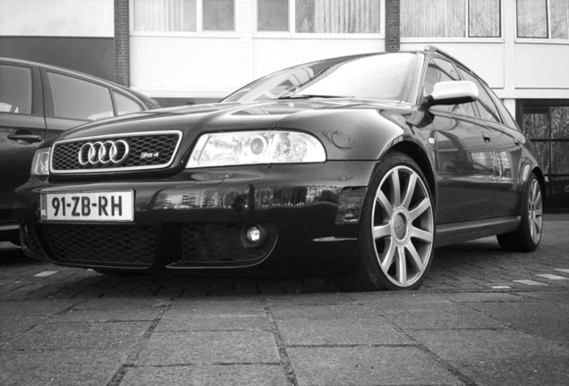 Audi RS4 Avant B5