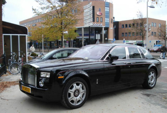 Rolls-Royce Phantom Black