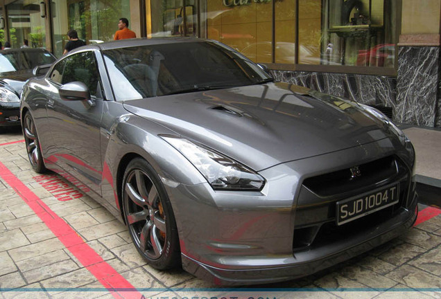 Nissan GT-R