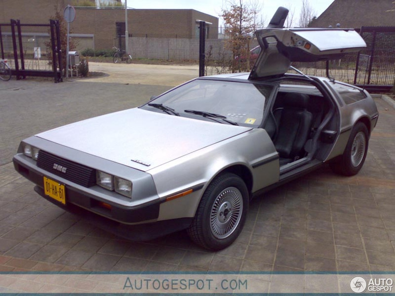 DeLorean DMC-12