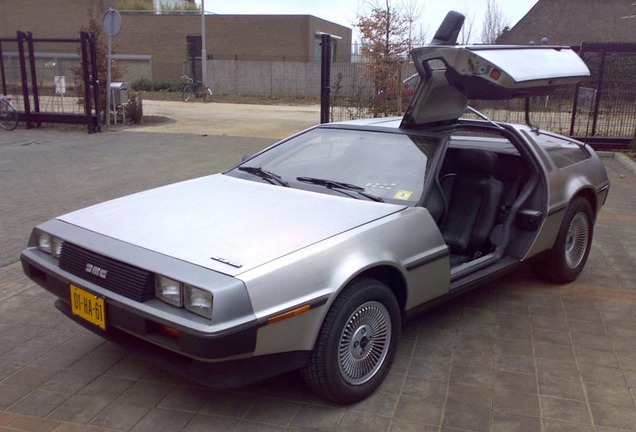 DeLorean DMC-12