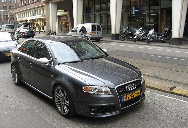 Audi RS4 Sedan