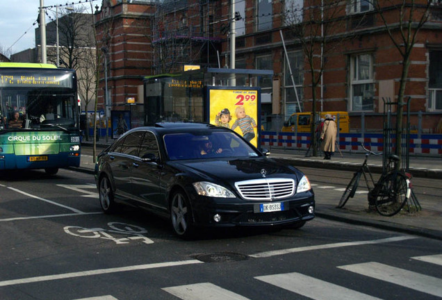 Mercedes-Benz S 65 AMG V221