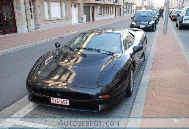 Jaguar XJ220