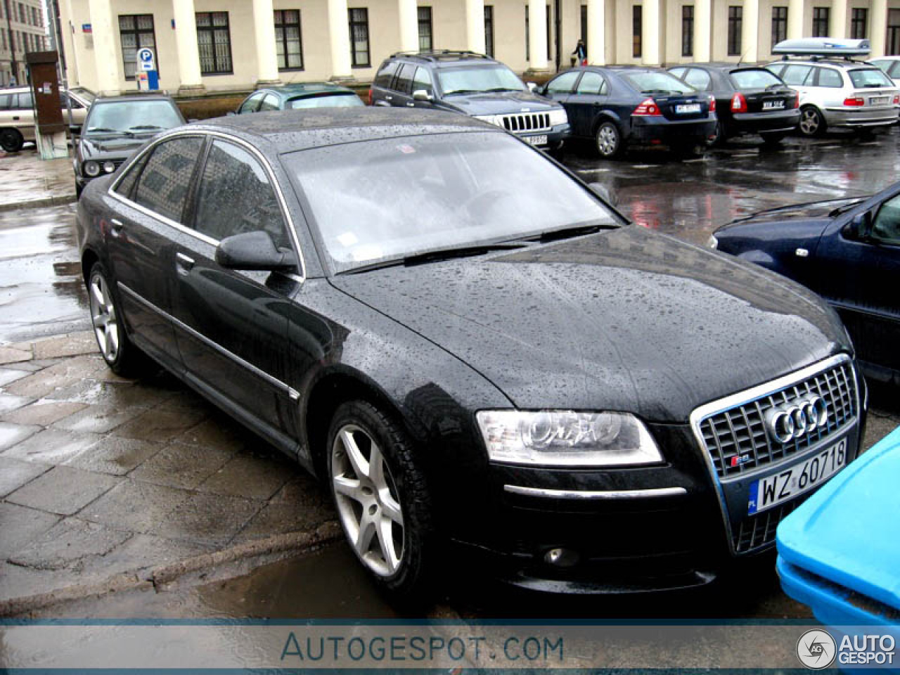 Audi S8 D3