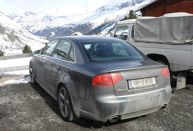 Audi RS4 Sedan