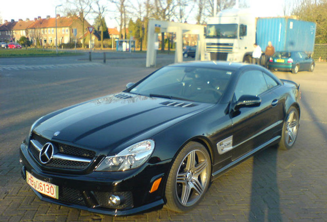 Mercedes-Benz SL 63 AMG