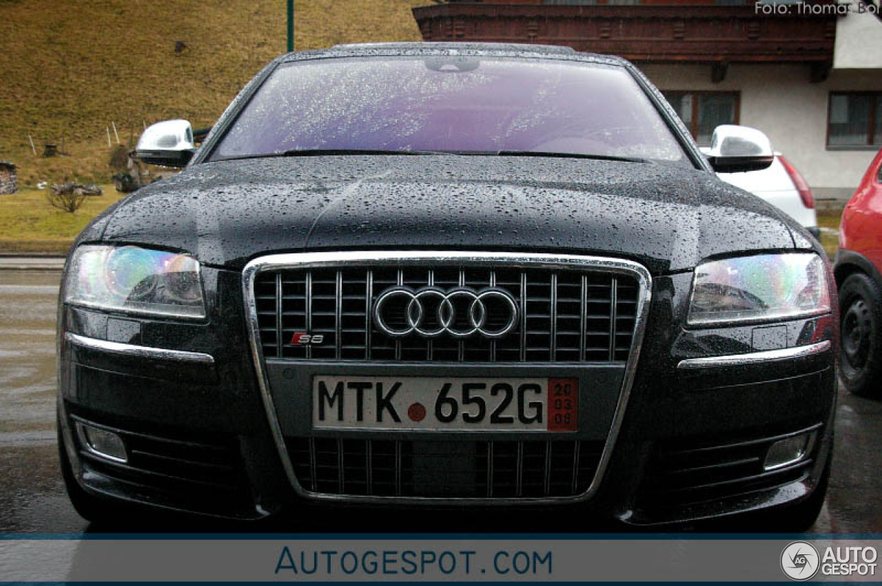 Audi S8 D3