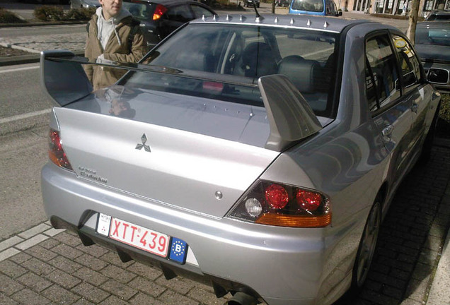 Mitsubishi Lancer Evolution IX FQ