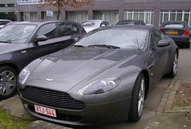 Aston Martin V8 Vantage