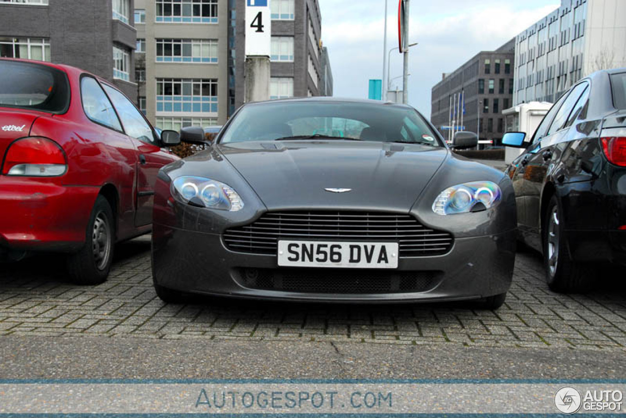 Aston Martin V8 Vantage