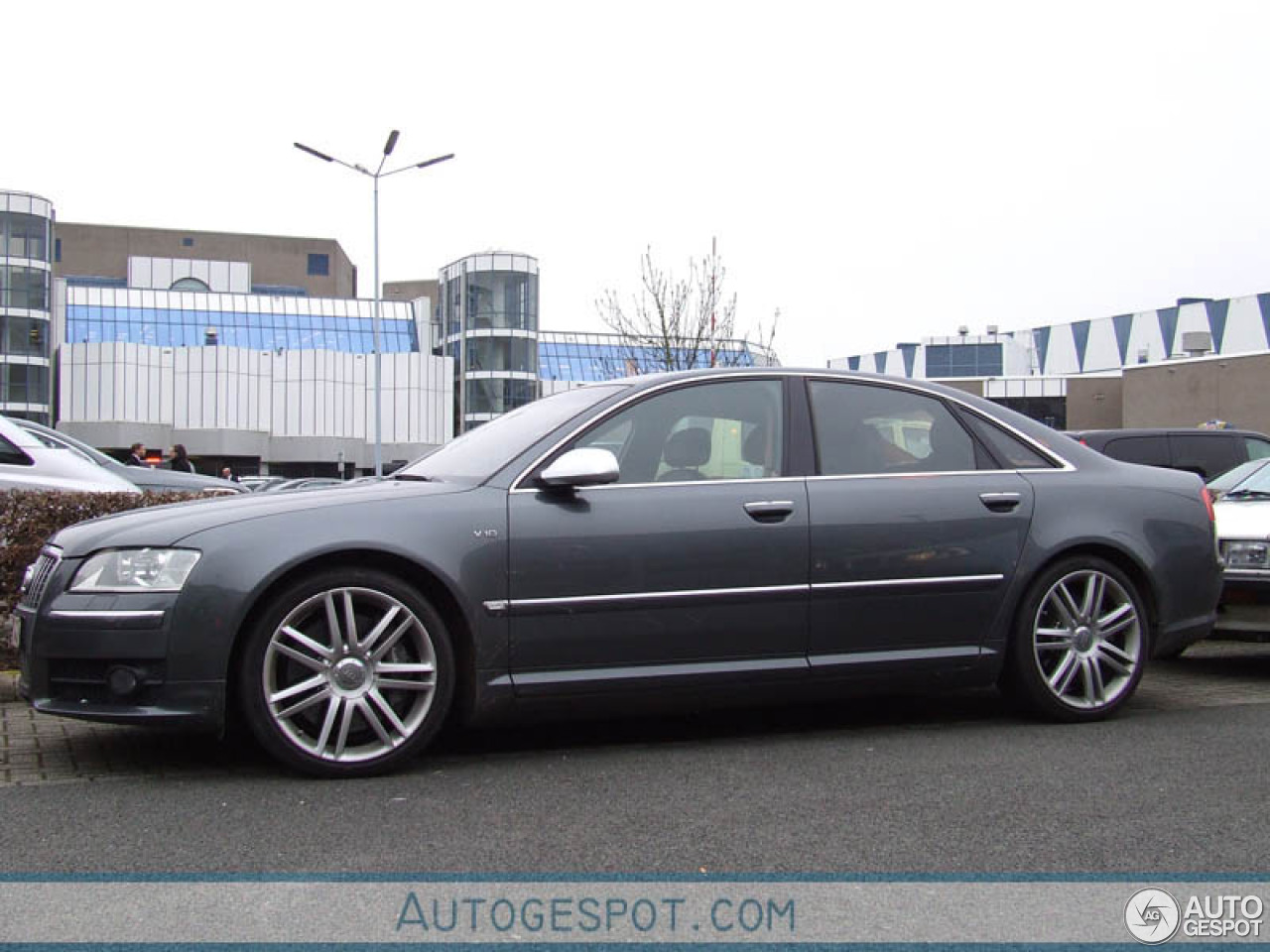 Audi S8 D3