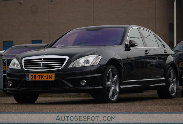 Mercedes-Benz S 65 AMG V221