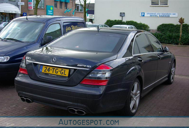 Mercedes-Benz S 65 AMG V221