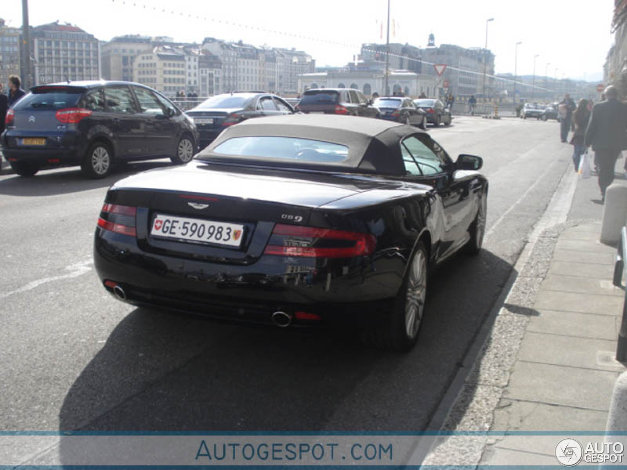 Aston Martin DB9 Volante